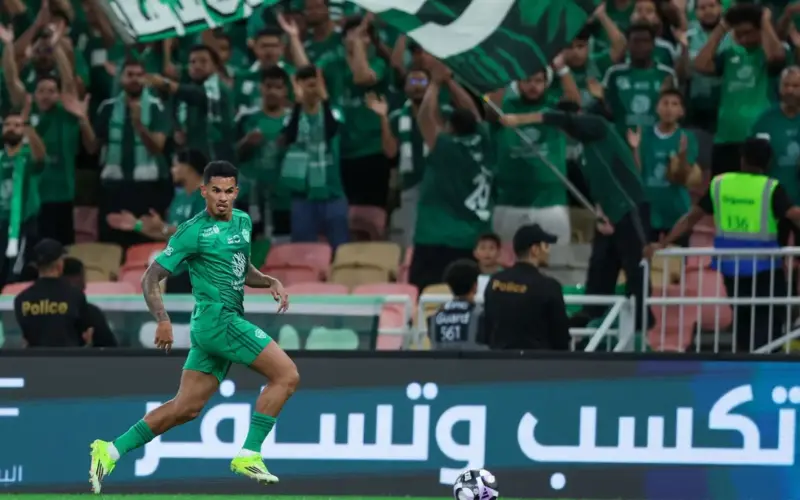 ما القنوات الناقلة لمباراة الفيحاء والأهلي في دوري روشن السعودي 2025-2026؟ وكيف تشاهدها عبر الإنترنت؟